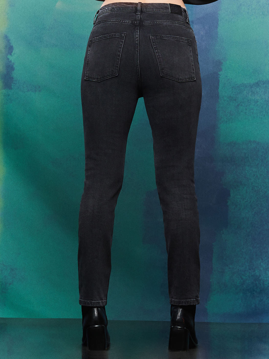 Mid Waist Low Rise Cigarette Jeans