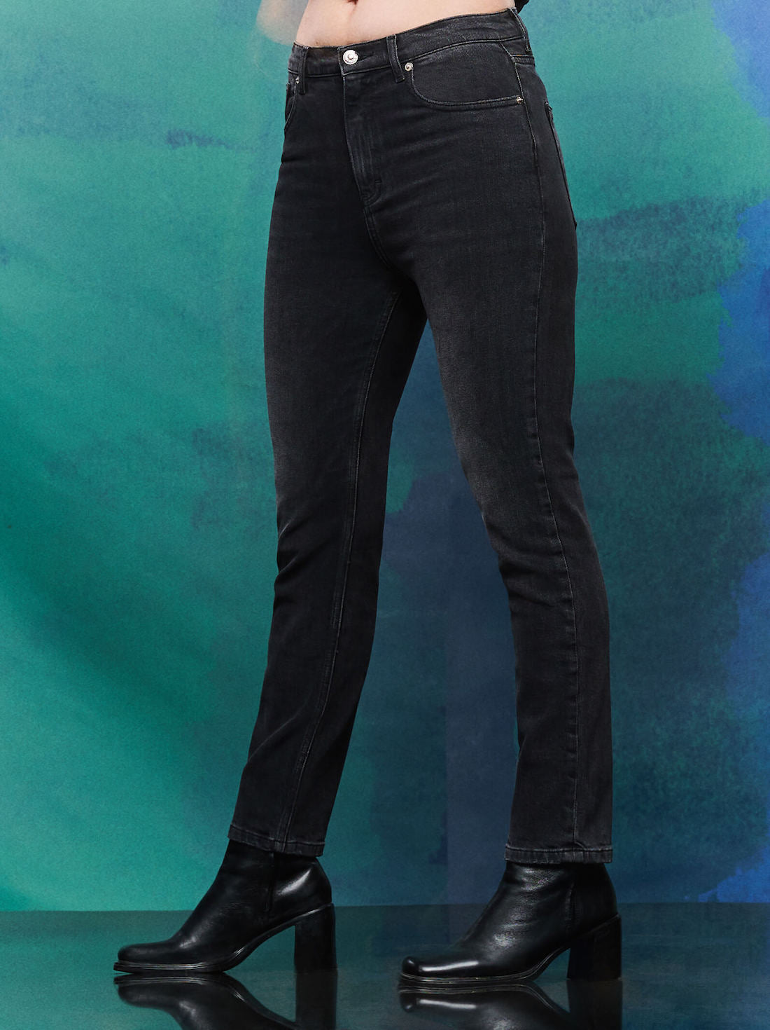 Mid Waist Low Rise Cigarette Jeans